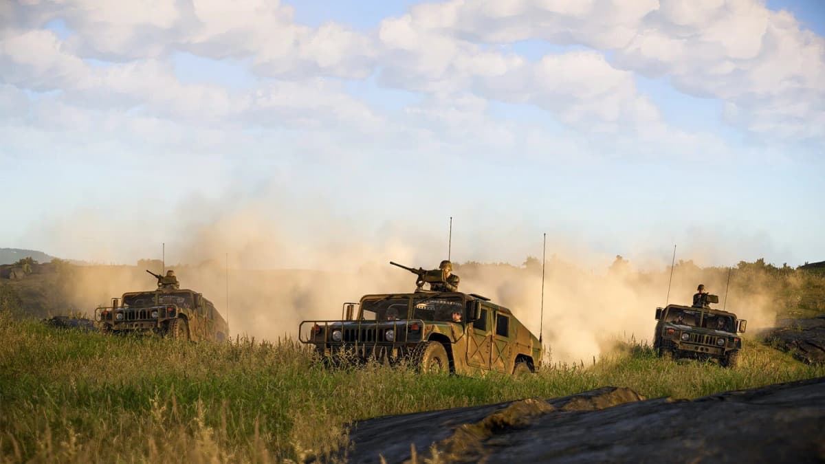 Un véhicule et des soldats sur une map alternative conçue par la communauté.